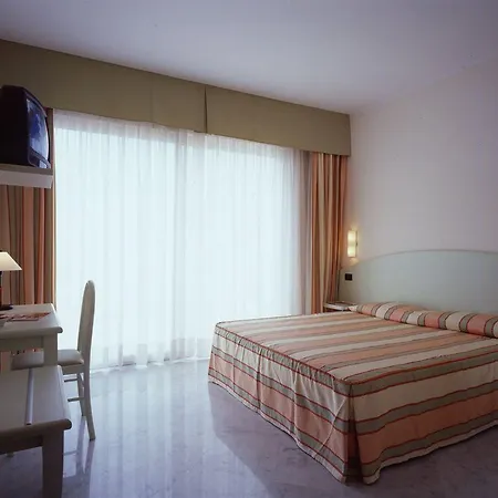 Elena Hotel 3*