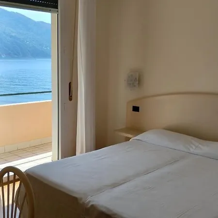 Elena 3* Recco