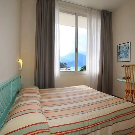 Elena Hotel 3*