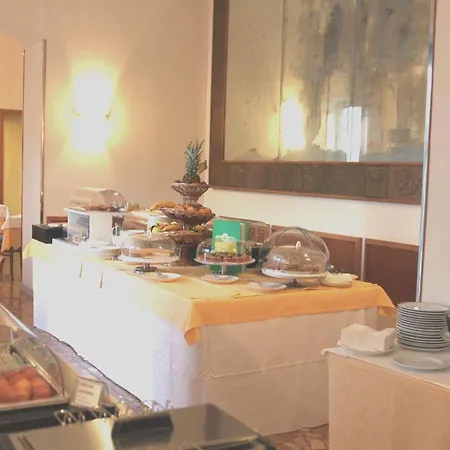 Hotel Elena