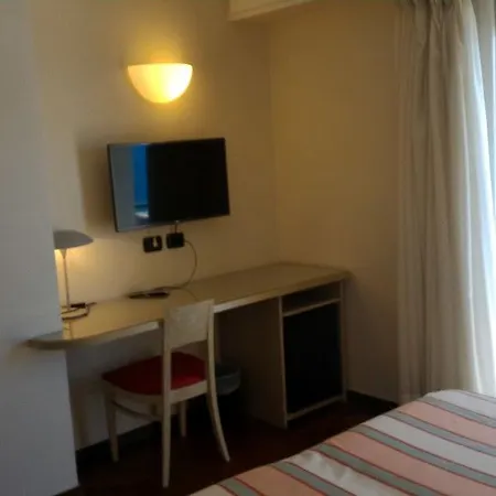 Elena Hotel 3*