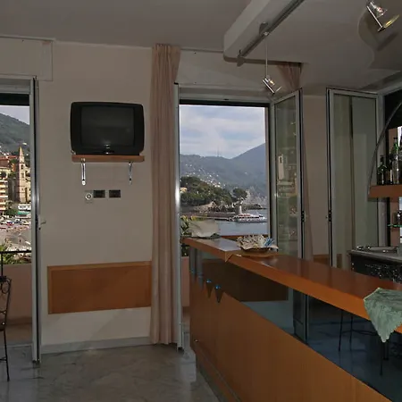 Hotel Elena 3*