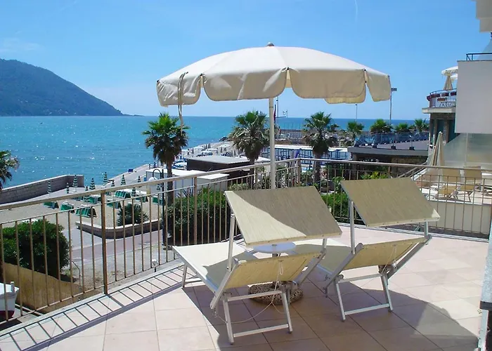 Elena 3* Recco
